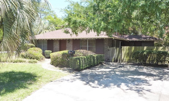 Jekyll Island House | ARIEL WEST DUPLEX 2 bedrooms, 1 bathroom