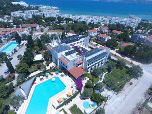 Altınyunus Mahallesi Hotel | Arinnanda Hotel Cesme