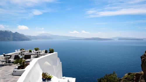 Oia Apartment | Aris Caves