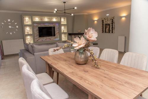 Karousades Villa | Aristeas House