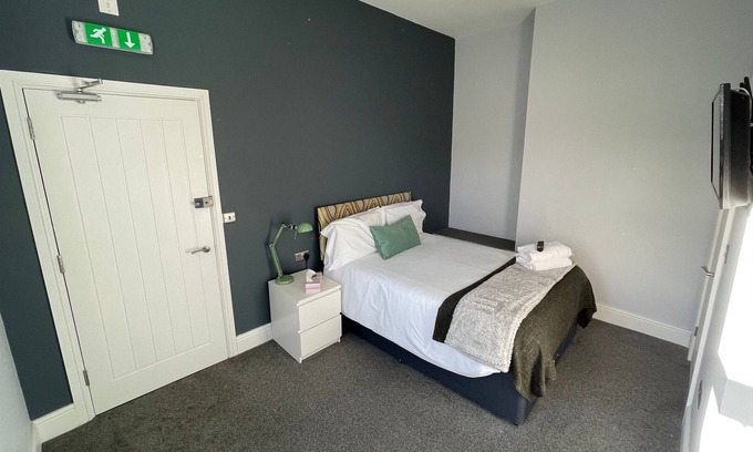Basingstoke Hotel | Arlan House, Superb Basingstoke Hotel - Room 03