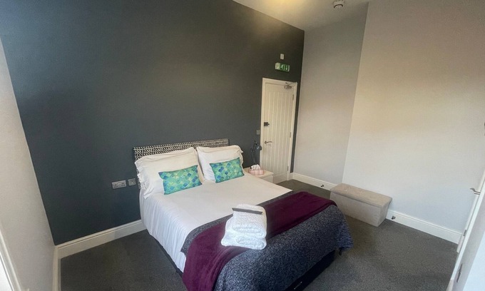 Basingstoke Hotel | Arlan House, Superb Basingstoke Hotel - Room 04