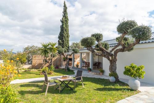 Pantokratoras House | Armando Cottage - Private Nature Retreat with BBQ to Experience Magical Greek Hospitality By Villa Mana Gers