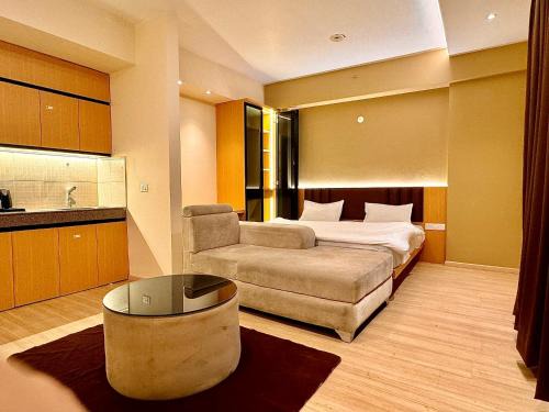 Gomti Nagar Apartment | ARMERIA STAY DLF MYPAD-512