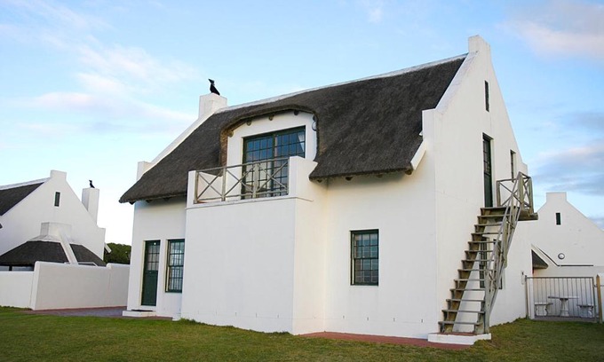 Waenhuiskrans Ski Chalet | Arniston Seaside Cottages