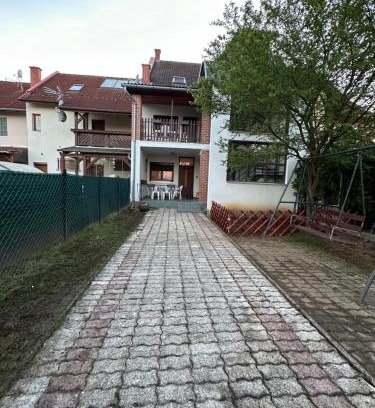 Bukfurdo Apartment | Arnold Apartmanház