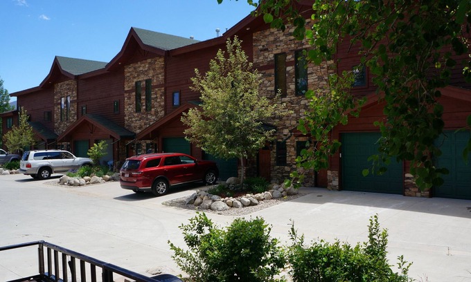 Grand Lake Condo | Arnold's Luxury Lake Front Condo and Marina