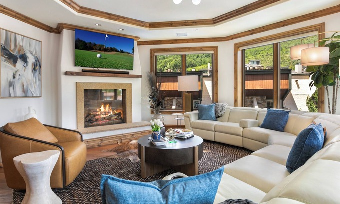 Vail Condo | Arrabelle- 3 bdrm/3.5 bath Ski In Ski out condo- book Winter Ski Season now!