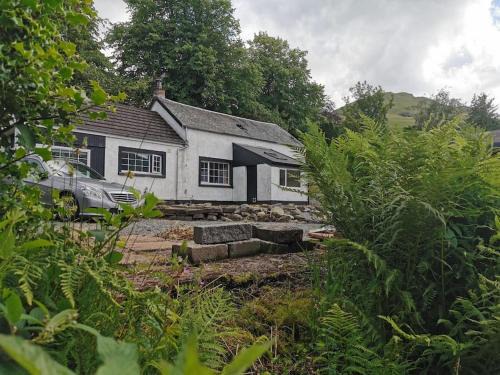 Arrochar House | Arrochar Fern Cottage with Wood Burner & Loch View