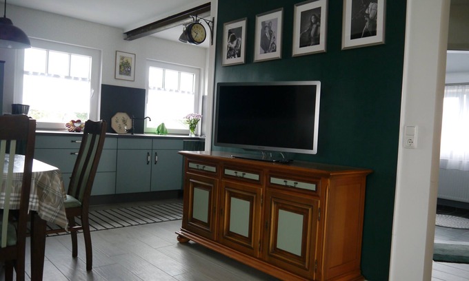 Varel Apartment | Art and the sea - close to everything