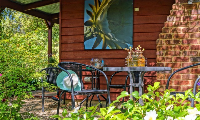 Beechworth Cottage | Art Escape is a very private cottage perfect for a couple
