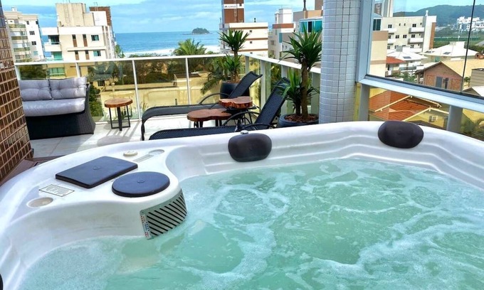 Governador Celso Ramos Apartment | Art Home penthouse, sea view cinema property with jacuzzi, 90 meters from the sea.