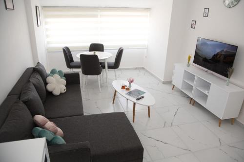 Avsallar Apartment | Art life apartment Flora в спальне нет окна