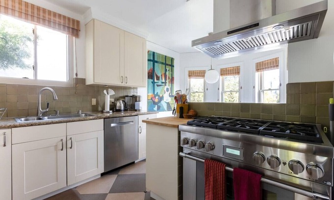 Miraloma Park House | Art & Music Lovers Home in Center of SF w/ Parking