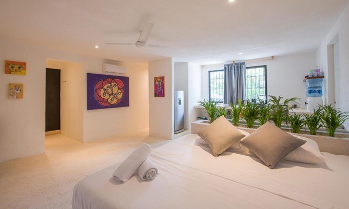 Downtown Cancun Apartment | Art Studios
