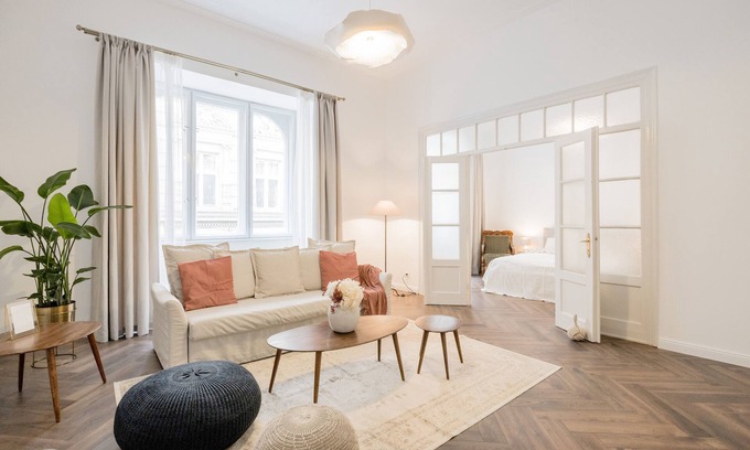 Inner City Budapest Apartment | ArtApart Luxury and Art in Budapest - Apartment A3