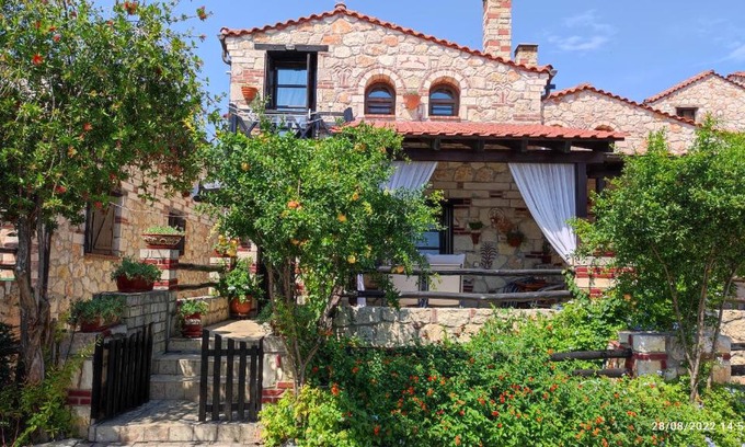 Psakoudia House | Artemis Stone House