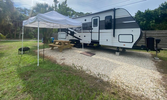 North Sarasota House | Arthur the Camper-Glamping Retreat