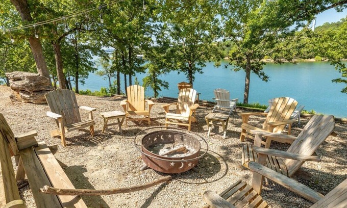 Indian Point Cabin | Artilla Cove Cabin 7- Lake Views- Pool & Hot Tub!