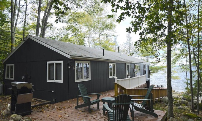 Standish House | Artist's Haven with Spectacular Sunset Views on Frye Island!