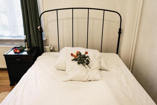 Wedding Apartment | Artistic Altbau Apartment