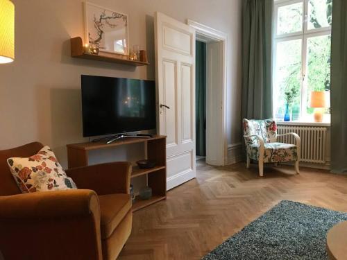SoFo Apartment | Artistic and light 2 room apartment in SoFo 65sqm