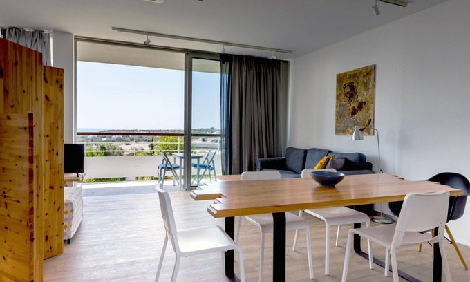 Pentakomo Apartment | Artistic Studio in Limassol, by the Sea