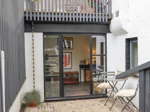 Battle Apartment | Artists Hideaway