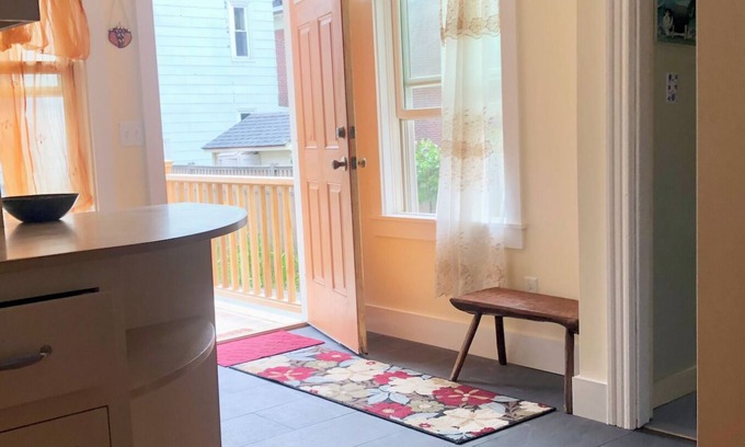 Portland House | Artsy bungalow in West End Portland - Pet okay