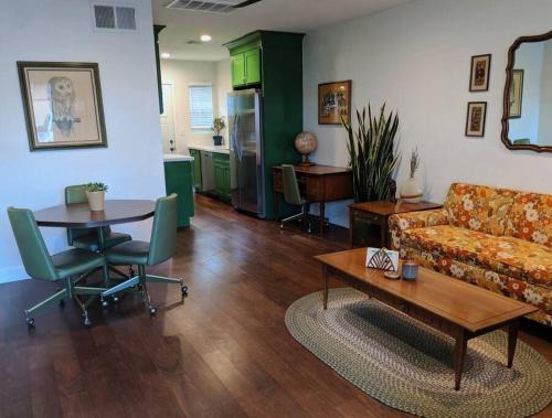 Garfield House | Artsy Garfield, Your Downtown Phoenix Getaway