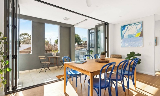 Redfern Apartment | Artsy Sanctuary Inner City Vibrance and Urban Views