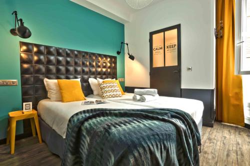 Saint-Lambert Hostel | Arty Paris Porte de Versailles by River