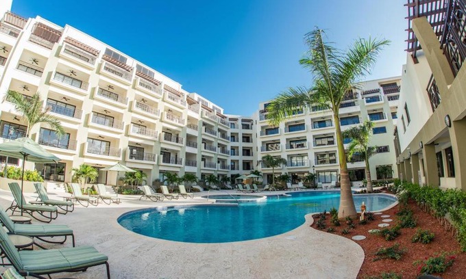 Palm Beach Apartment | Aruba Stop by The Stop Club