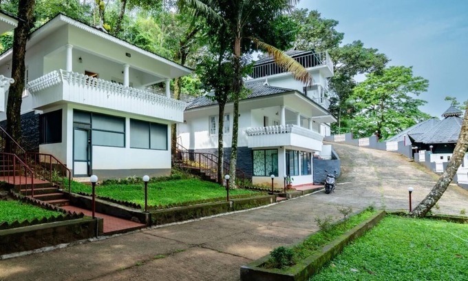 Rajakkad Resort | Aruvi Resort Munnar