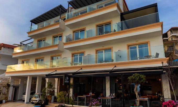 Himare Hotel | ARXONTIKO