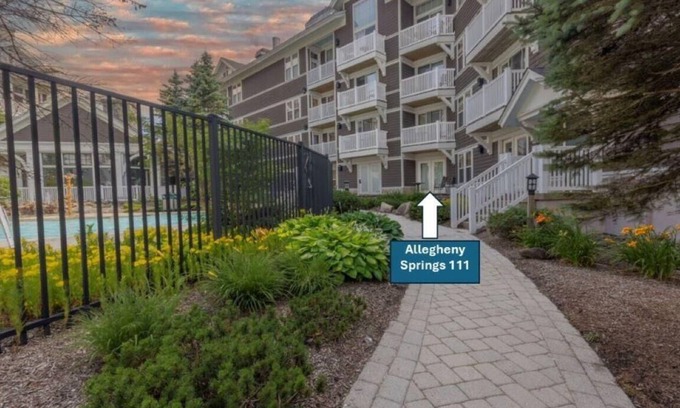 Snowshoe Apartment | AS 111 - Delightful Village studio for your summer travels. Bike-in/out & pool!