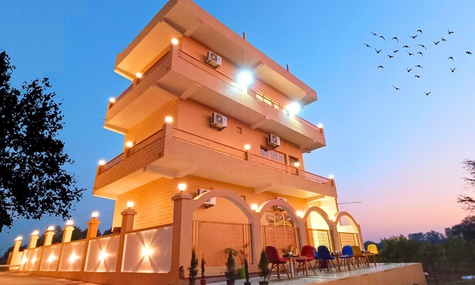 Bail Parao Hotel | Asapin Vanymahal