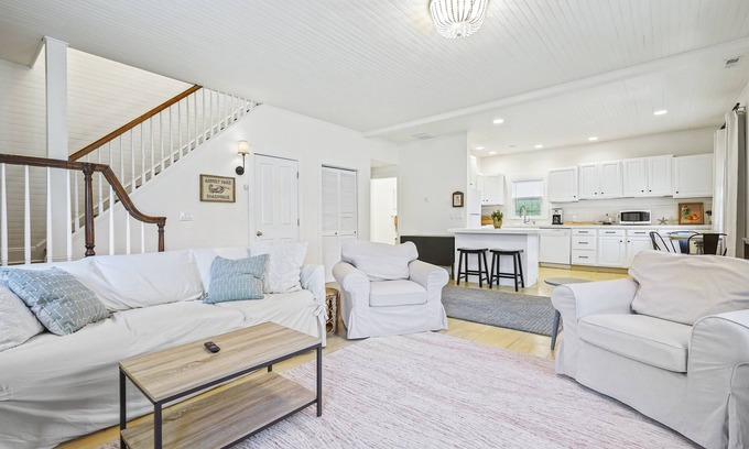 Asbury Park Cottage | Asbury Park Beach Cottage- 3 Blocks to Beach