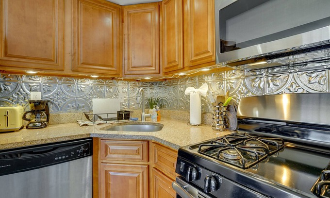 Asbury Park Condo | Asbury Park Condo < Half-Mi to Beach & Boardwalk!
