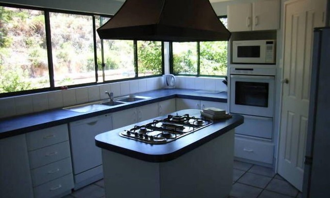 Bridgetown House | Ascot Holiday House Bridgetown 4 BR 4 BA