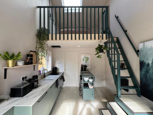 Ashburton House | Ashburton unique Studio House, close to Cookery School, private entrance & parking