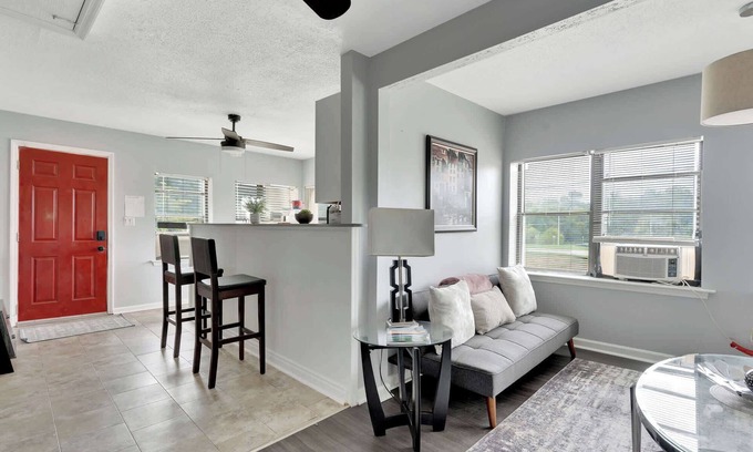 Collegedale Apartment | Asher’s Urban Escape