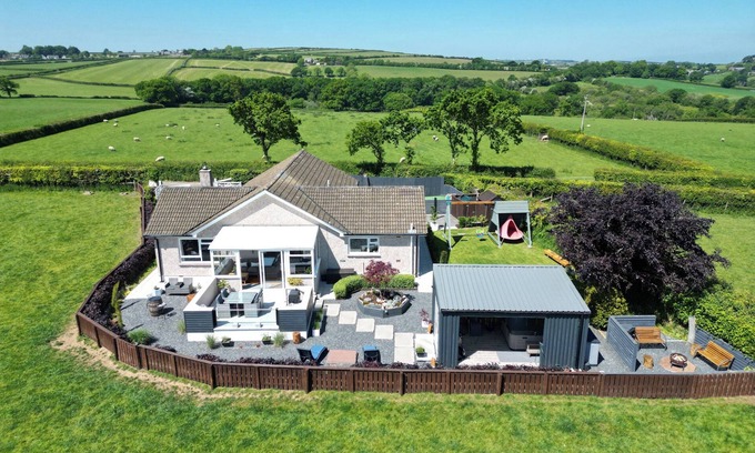 Brazzacott Cottage | ASHLEA, family friendly, character holiday cottage in Launceston