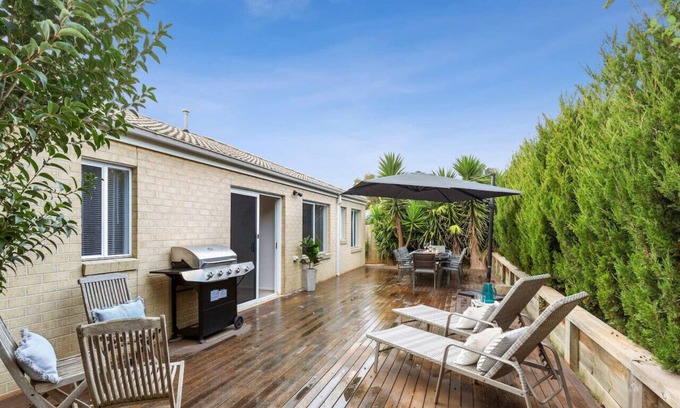 Ocean Grove House | Ashwood Beach House, Sleeps 6, Pet friendly, Aircon, WIFI