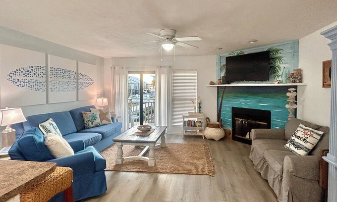 East End Condo | Ask about our monthly discounts! 1 Min Walk Beach! Pool within Steps!