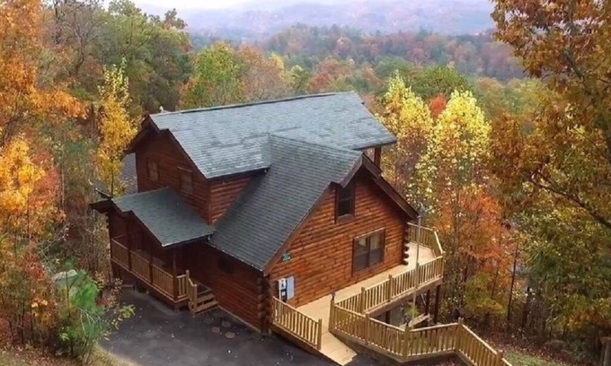 Gatlinburg - Pigeon Forge Cabin | Ask for Sept Special-Mountain View, 2 Suites, Hot Tub, Game Rm, Hammock,Fire Pit