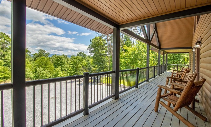 Stanley House | Ask Pet Promo, Views, Spa, Fire Pit, Sleeps 20