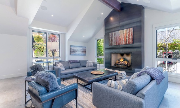 Downtown Park City House | Aspen Air - luxury 5 bedroom home, walk to Main St and Ski slopes