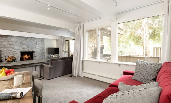 Aspen Condo | Aspen Alps - Comfortable 2 Bedroom - walking distance to Town