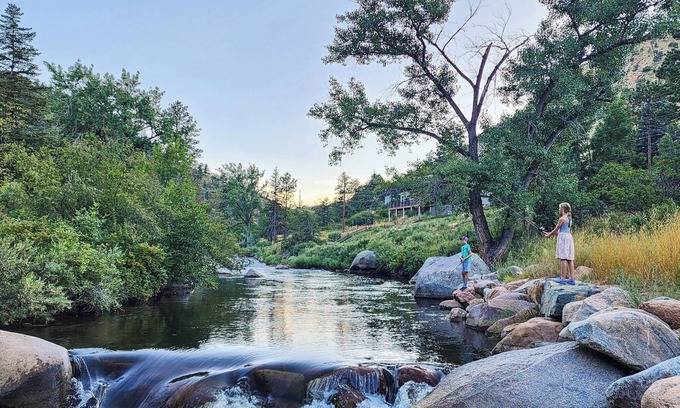 Lyons Cabin | Aspen Cabin-HOT TUB~ River Access~RMNP